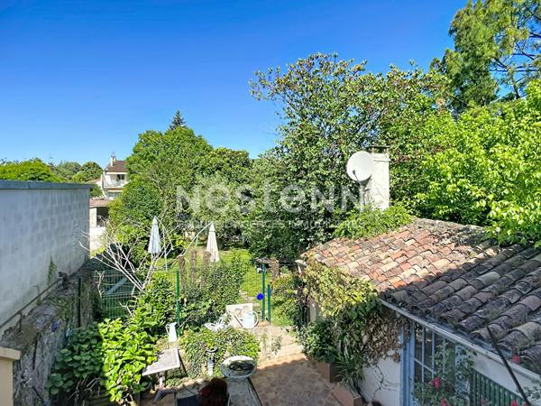 Maison de ville, 4 chambres, jardin et garage à vendre à Nérac - 265 000 €