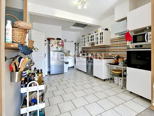 Maison de ville, 4 chambres, jardin et garage à vendre à Nérac - 265 000 €