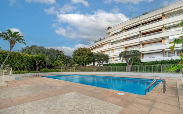 Appartement à vendre    4 pièces • 105 m2 Nice