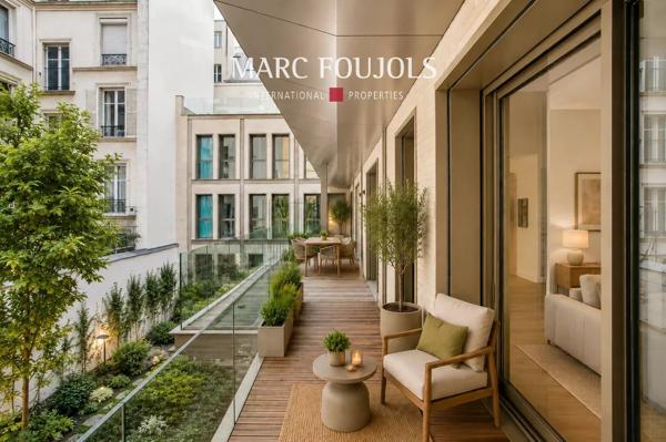 Paris VIII Faubourg Saint Honoré : appartement de 95 m² avec sa terrasse jardin de 19 m²