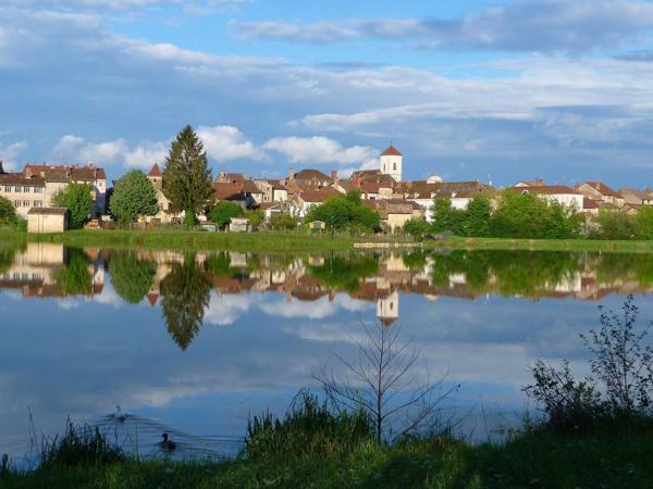 Houseboat habitable de 15 mètres – Pont-de-Vaux