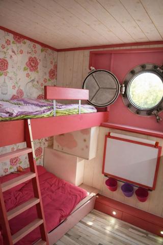 Houseboat 15 m habitable terrasse 2 moteurs neuf