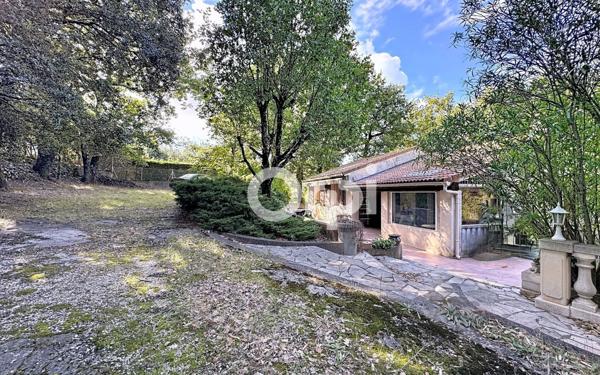 Maison à vendre    3 pièces •  Garéoult