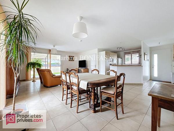 Maison plain pied  5 pièces 114 m2, double garage et jardin