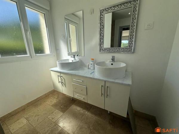 ENSEMBLE DE 3 MAISONS AVEC FORT POTENTIEL LOCATIF