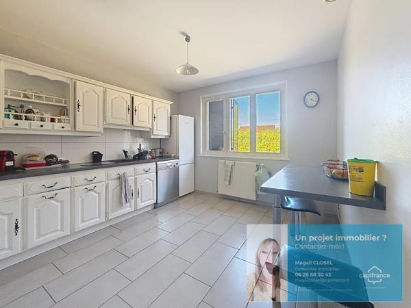 Maison 5 pièces, 3 chambres avec terrain de plus de 3 100 m²