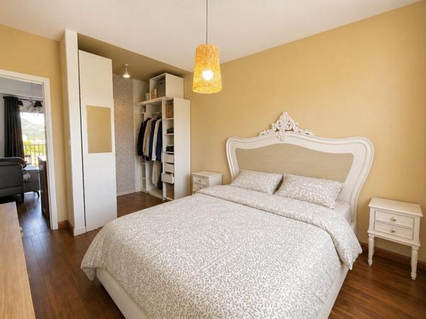T2 refait a neuf -vue mer et dernier etage