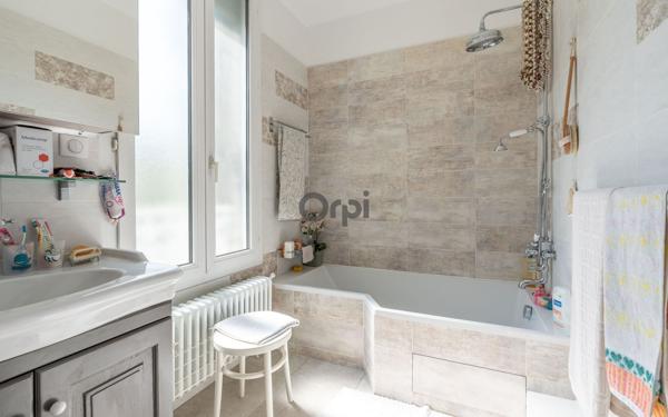 Maison à vendre    6 pièces • 212 m2 Saint-Maur-des-Fossés