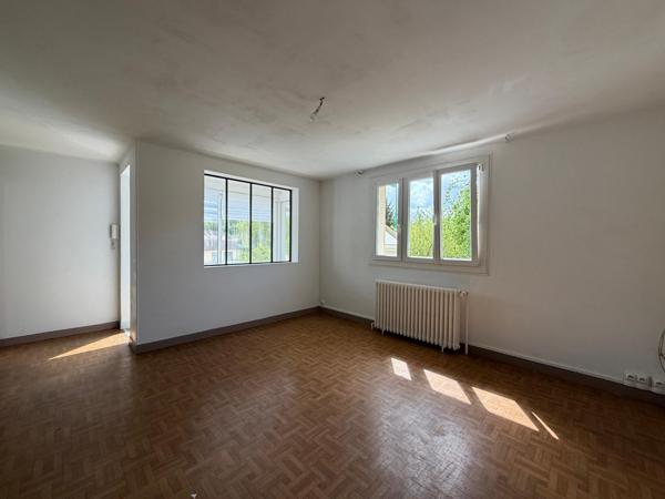 7 mn Nanteuil-Saacy, 10 mn A4 Montreuil aux lions