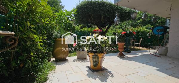 Très bel appartement 2p RDJ Terrasse et Jardin / Piscine / Cave / Garage