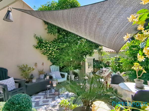 SETE: Maison de charme T2 en plain-pied, Jardin, Place de parking privative