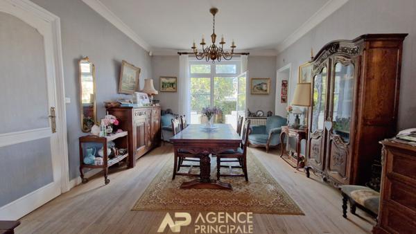 Maison La Genette - 5 chambres + bureau - Garage - Jardin d'accueil €967 200 ** - Référence ND661ED2