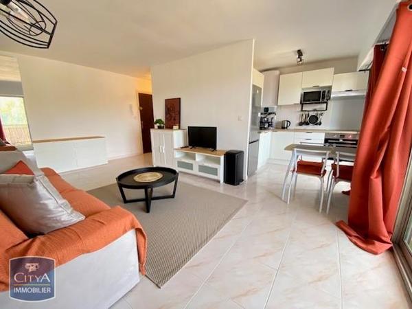 Appartement à louer 1 pièce 30.76m²