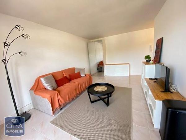 Appartement à louer 1 pièce 30.76m²