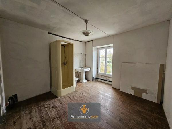 Vente Immeuble 6 pièces 199 m2 à Courçon