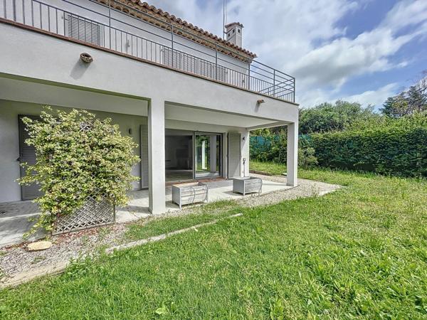 Appartement à vendre    3 pièces • 70 m2 Roquefort-les-Pins