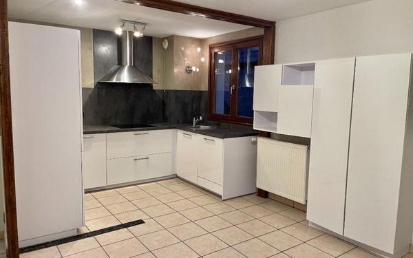 Appartement à louer    3 pièces •  Entzheim