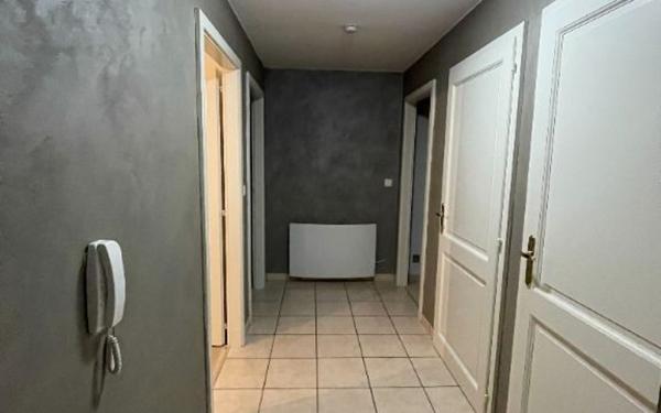 Appartement à louer    3 pièces •  Entzheim