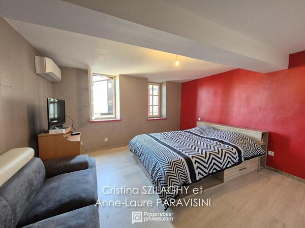 La Cassaigne, maison de village rénovée avec garage