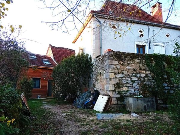 2 Maisons de village  4 pièces 78 m2 et grange