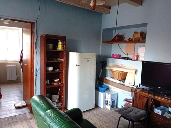 2 Maisons de village  4 pièces 78 m2 et grange