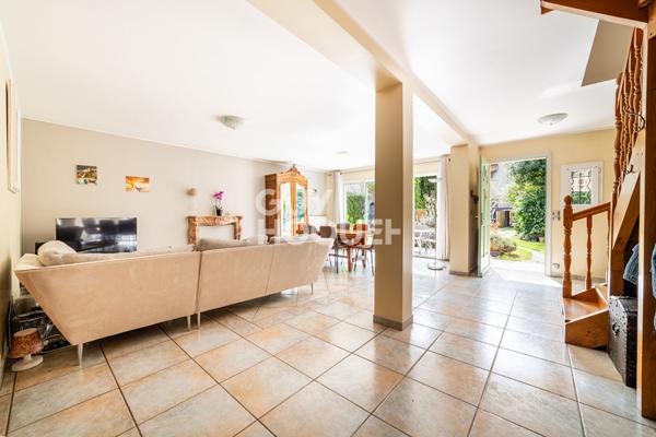 MAISON AVEC 4 CHAMBRES, JARDIN DE 200m² et GARAGE - Proche Gare de La-Garenne-Colombes