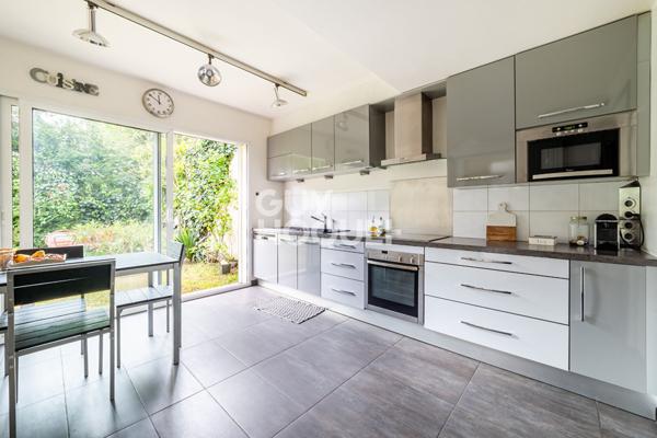 MAISON AVEC 4 CHAMBRES, JARDIN DE 200m² et GARAGE - Proche Gare de La-Garenne-Colombes