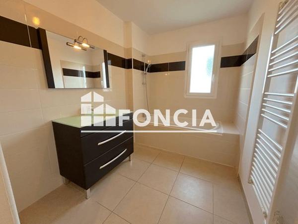 Location Appartement 3 pièces 65.69 m² - 743 RUE ST CLEMENT Orange 84100