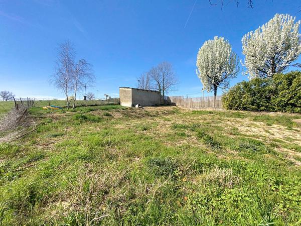 Terrain Chalamont 400 m2 constructible a deux pas des commerces