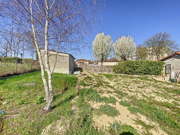 Terrain Chalamont 400 m2 constructible a deux pas des commerces