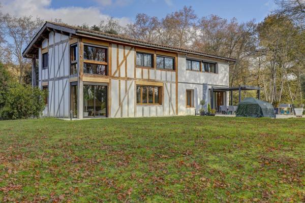 Vente Maison de luxe Saint-Sulpice-la-Pointe 7 Pièces 186 m²