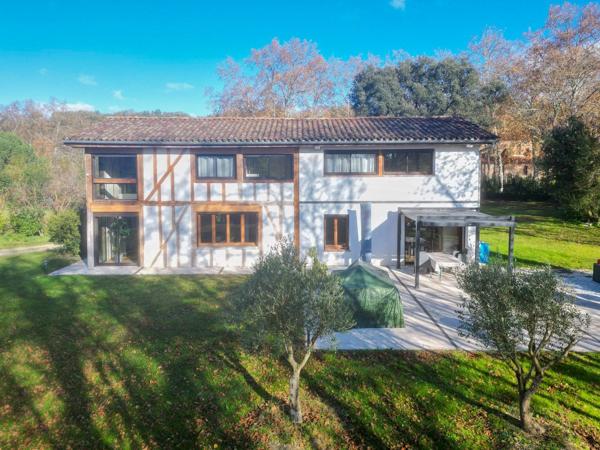 Vente Maison de luxe Saint-Sulpice-la-Pointe 7 Pièces 186 m²