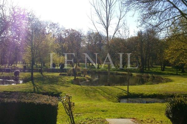 Château du XVIIe siècle à capacité hôtelière et évènementielle dans son parc de 16 hectares
