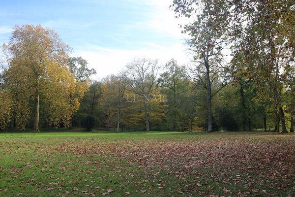 Château du XVIIe siècle à capacité hôtelière et évènementielle dans son parc de 16 hectares