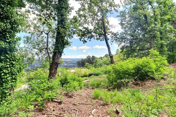 Mercuer terrain à batir 1748 m²