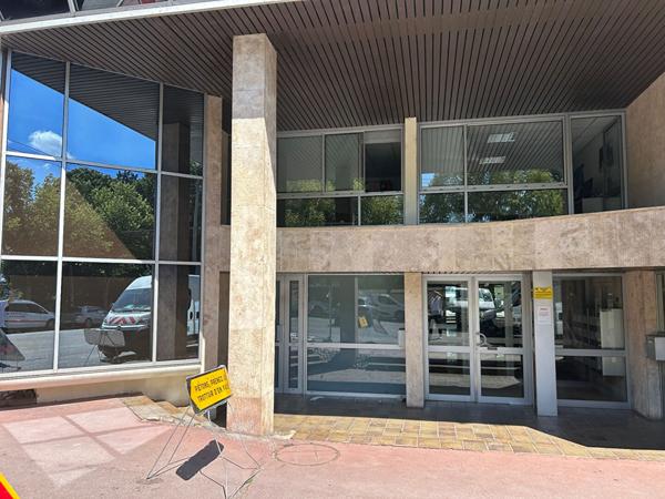 Local Commercial 5 pièces - 186 m²
