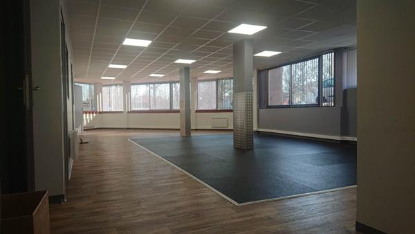 Local Commercial 5 pièces - 186 m²