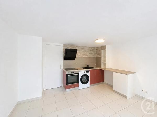 Appartement F2 à vendre  2 pièces - 43,90 m 2   STE SAVINE  - 10