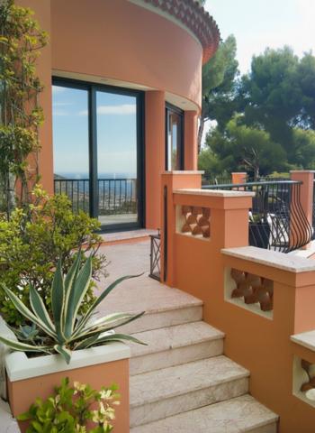 Sur la French Riviera, Propriété d’exception de 1500 m², aux portes de la Principauté de Monaco à Roquebrune-Cap-Martin