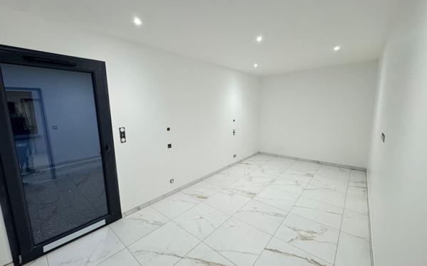 Maison à vendre    4 pièces •  La Freissinouse