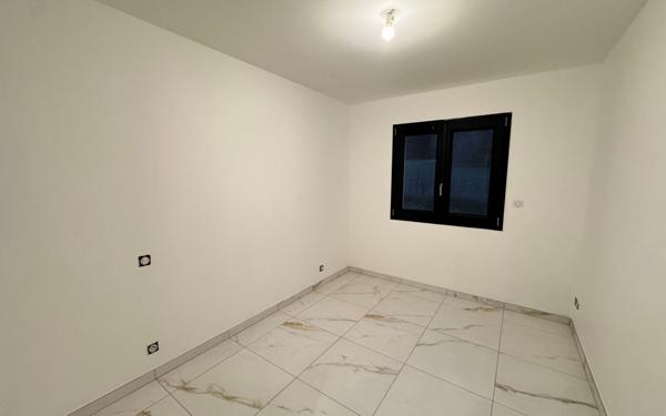 Maison à vendre    4 pièces •  La Freissinouse