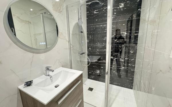 Maison à vendre    4 pièces •  La Freissinouse