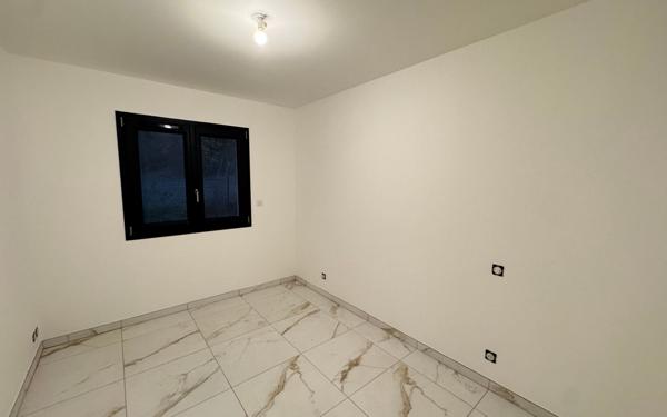 Maison à vendre    4 pièces •  La Freissinouse