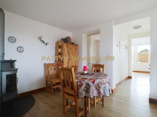 Montmerle-sur-Saône (01090) Vue exceptionnelle sur les Monts du Beaujolais – Maison atypique avec dépendances – Montmerle-sur-Saône