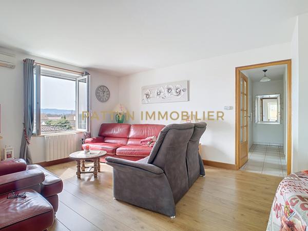 Montmerle-sur-Saône (01090) Vue exceptionnelle sur les Monts du Beaujolais – Maison atypique avec dépendances – Montmerle-sur-Saône