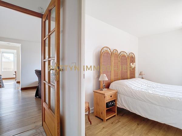 Montmerle-sur-Saône (01090) Vue exceptionnelle sur les Monts du Beaujolais – Maison atypique avec dépendances – Montmerle-sur-Saône