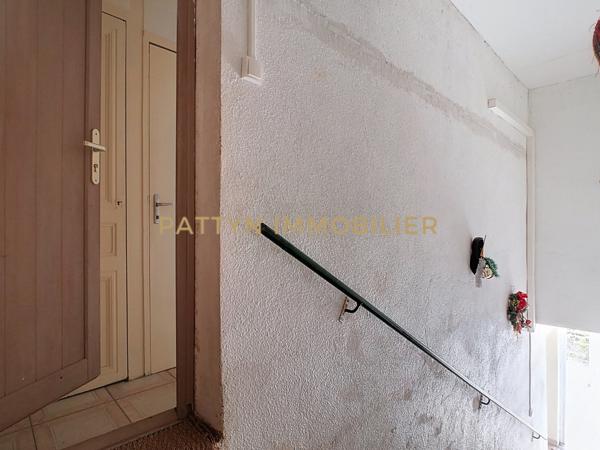 Montmerle-sur-Saône (01090) Vue exceptionnelle sur les Monts du Beaujolais – Maison atypique avec dépendances – Montmerle-sur-Saône