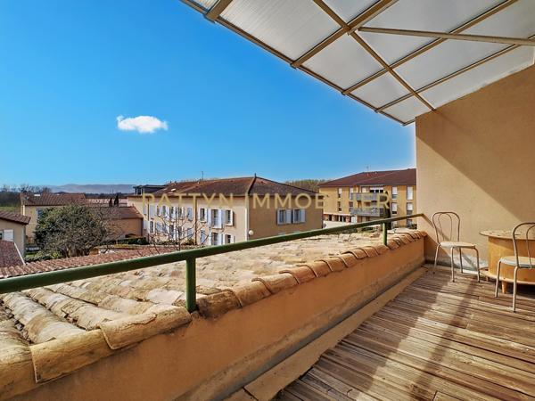 Montmerle-sur-Saône (01090) Vue exceptionnelle sur les Monts du Beaujolais – Maison atypique avec dépendances – Montmerle-sur-Saône