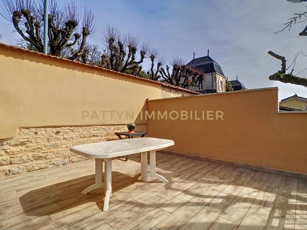 Montmerle-sur-Saône (01090) Vue exceptionnelle sur les Monts du Beaujolais – Maison atypique avec dépendances – Montmerle-sur-Saône