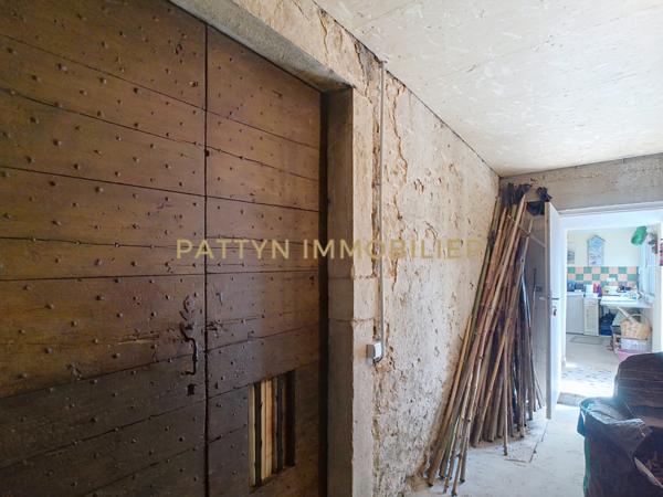 Montmerle-sur-Saône (01090) Vue exceptionnelle sur les Monts du Beaujolais – Maison atypique avec dépendances – Montmerle-sur-Saône